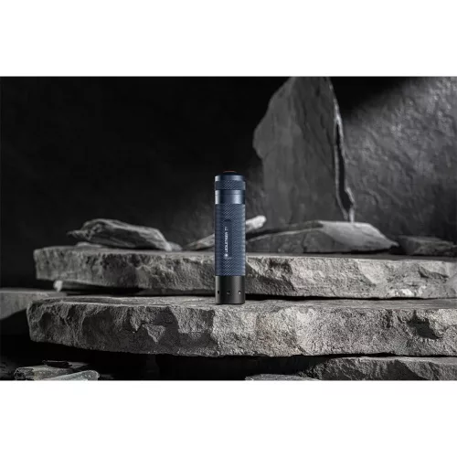 LEDLENSER T2 3xAAA 240 lm lámpa 503266 Limited