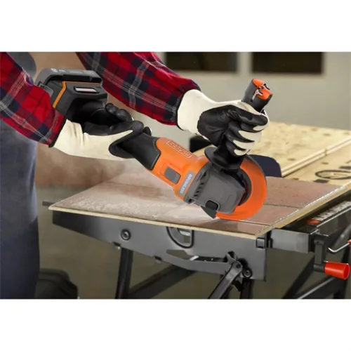 Black And Decker BCG6L8N-XJ sarokcsiszoló szénkefe nélküli tárcsával