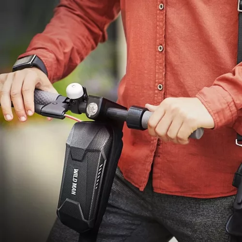 Wildman univerzális elektromos rollerre/rollerre szerelhető, vízálló, kemény    táska - Wildman  CBC-3L Scooter Bag - fekete - ECO csomagolás