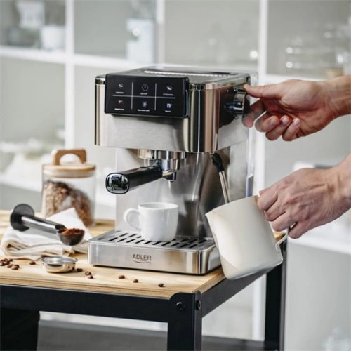 Adler AD4390 kávéfőző presszó érintőgomb 20 bar