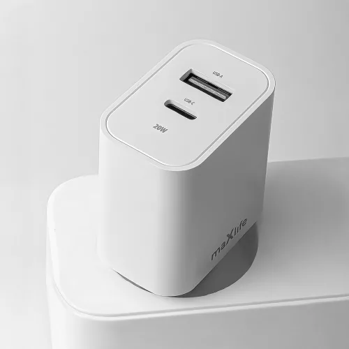 Maxlife MXTC-06 PD+QC 20W hálózati gyorstöltő adapter USB + Type-C + Type-C/Type-C kábel - fehér