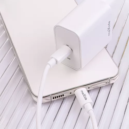 Maxlife MXTC-06 PD+QC 20W gyorstöltő adapter Type-C + Type-C/Lightning kábel - fehér