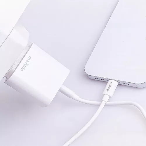 Maxlife MXTC-06 PD+QC 20W gyorstöltő adapter USB + Type-C + Type-C/Lightning kábel - fehér