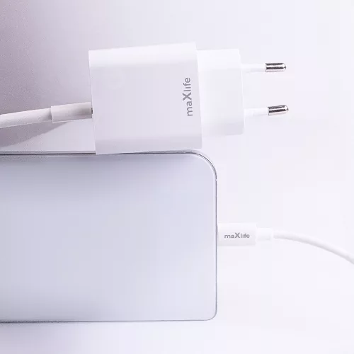 Maxlife MXTC-06 PD+QC 20W gyorstöltő adapter USB + Type-C + Type-C/Lightning kábel - fehér