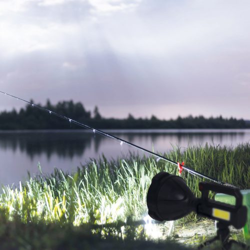 Phenom Multifunkciós keresőlámpa - munkalámpa funkcióval- beépített tripoddal, akkumulátorral - 580 lm (18688)