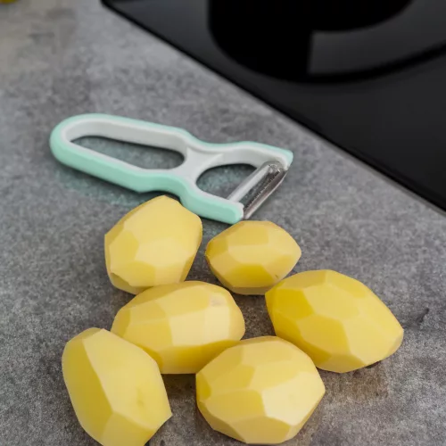 Bewello Konyhai hámozó - műanyag - 6,4 x 12 x 9 cm (57551G)