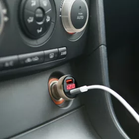   MNC Autós szivargyújtó adapter Type-C PD és USB aljzattal, gyorstöltéssel - feszültségkijelzéssel - 48W (55025B)