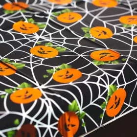   Family Halloween-i asztalterítő - alumínium hatású - 137 x 183 cm - tök, pókháló (56542A)