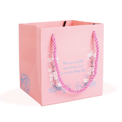 9 db műrózsa díszdobozban nyaklánccal - 11 x 11 x 9,5 cm - rózsaszín (DA01200)