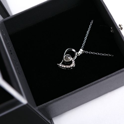 Örökrózsa nyitható díszdobozban nyaklánccal - 10,2 x 9,8 x 11 cm - fekete (DA01201)