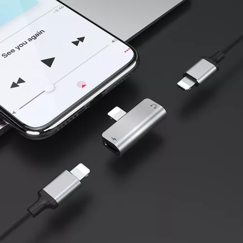 HOCO lightning + lightning adapter egyidőben történő töltéshez és zenehallgatáshoz - 5V/2A - HOCO LS24 - ezüst
