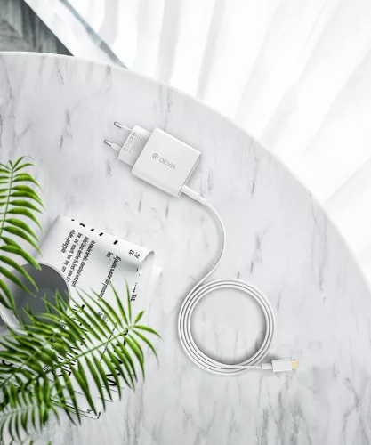 Devia hálózati töltő adapter Type-C bemenettel - 20W - Devia Smart Series PD3.0 Quick Charger - fehér