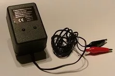 RedDot 6V 2A zselés akkumulátor töltő