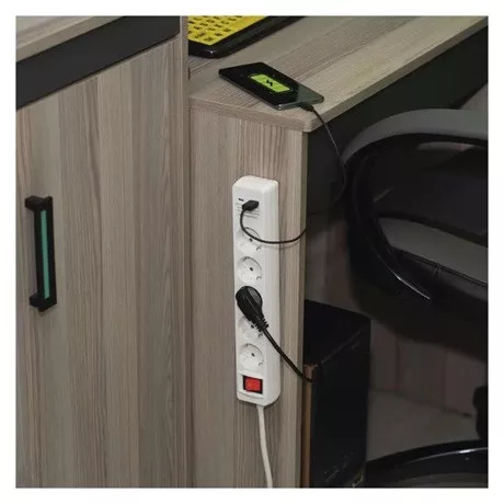 Emos P1523CU hosszabbító 3 m / 5 aljzat / kapcsolós / usb a + c / 1,5 mm2