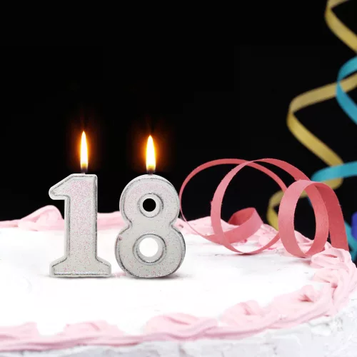 Family szám alakú tortagyertya (56185-9)