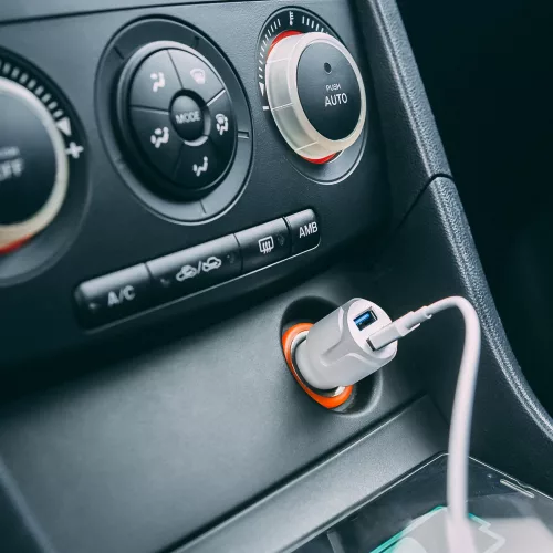 MNC autós szivargyújtó adapter 2 USB aljzat max 2.4A (54931WH)