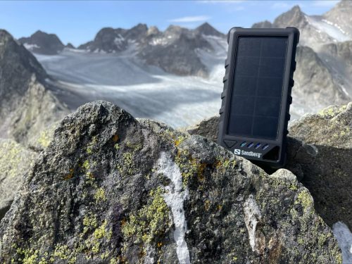 Sandberg Akkubank - Outdoor Solar Powerbank 16000mAh (napelemes; kültéri; IP54 por és cseppálló; LED lámpa; 3,4A 2xUSB)