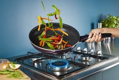 Tefal D5221983 serpenyő wok 28cm resist intense