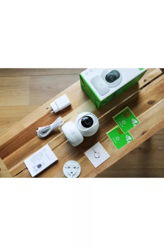 WOOX R4040 woox smart home 360°-os beltéri kamera - r4040 (1920x1080, mozgásérzékelés, beépített mikrofon, hangszóró, wi-fi)